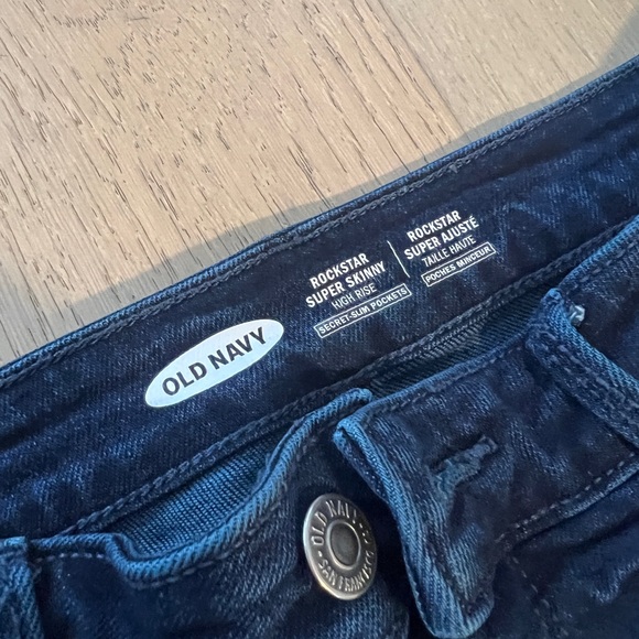 Women’s Old navy rockstar jeans - Size 8 - Picture 2 of 5